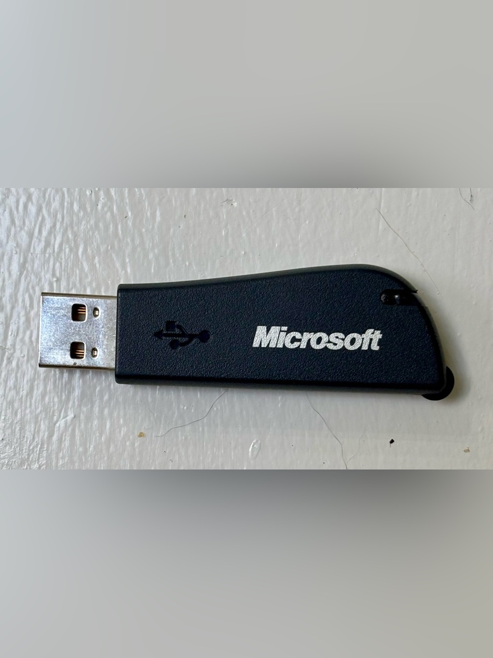 Microsoft Wireless Notebook Optical Mouse 3000 Model 1056 USB RECEIVER ONLY